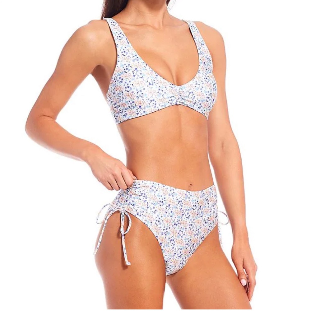 NWT Women’s Bikini Chelsea & Violet small